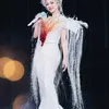 Potret Angela Zhang saat Manggung dengan Outfit Megah dan Unik