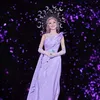Potret Angela Zhang saat Manggung dengan Outfit Megah dan Unik