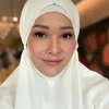 Maia Estianty pakai hijab