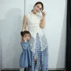 Ayu Ting Ting bersama keponakan