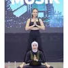 Potret Ayu Ting Ting Ikut Jadi &#039;Instruktur&#039; Yoga