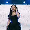 Potret Bernadya saat di Atas Panggung