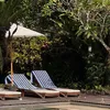 Amanda Rawles liburan di resort Bali