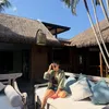 Amanda Rawles liburan di resort Bali