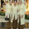Ayu Ting Ting kondangan keluarga
