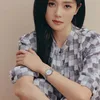 Bai Lu pose santai