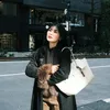 Inka Andestha Pakai Jaket Bulu