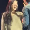 Tawa bahagia Kim Ji Won