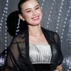 Kimberly Ryder Pakai Gaun Vintage Mamanya