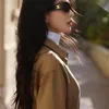 Liu Shishi memakai kacamata hitam