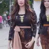 Potret Cantik Nita Gunawan dan Violenzia Jeanette Pakai Kebaya Kembar