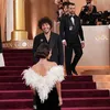 Benny Blanco menyambut Selena Gomez di red carpet Golden Globes 2026