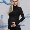 Potret Cantik Vanessa Kirby