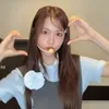 Potret Carmen Hearts2Hearts saat Joget Lagu Style Versi Dangdut Koplo
