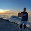 Potret Chef Juna Mendaki Gunung Agung