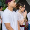 Potret Cinta Laura Berkebaya Lakukan Ritual Upacara Hindu?