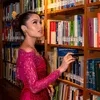Cinta Laura Tampil Cantik Pakai Kebaya Merah