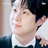Tatapan penuh cinta Choi Woo Shik