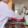 Potret Cut Memey Sebagai Ibu Rumah Tangga