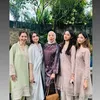 Cut Tary Rayakan Lebaran Bersama Suami dan 3 Anak