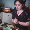 Prilly Latuconsina memasak