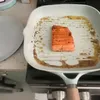 Cinta Kuya menggoreng salmon