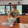 Glenca Chysara baking di dapur