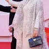 Potret Detail Gaun Syahrini di Cannes