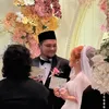 Lindi &amp; Virgoun berbahagia di momen resepsi