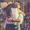 Bravy peluk Erika di panggung