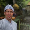 Potret Dimas Beck Jalani Melukat di Momen Ulang Tahun ke-37