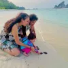 Potret Djiwa Anak Nadine Chandrawinata Main di Laut