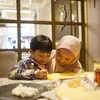 Donna Harun Quality Time Bareng Anak Cucu