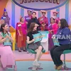 Potret El Rumi Tutupi Paha Syifa Hadju dengan Jaket