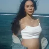 Potret Erika Carlina Akhirnya Pamerkan Baby Bump