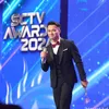 Eza Gionino Terima Penghargaan Aktor FTV Paling Ngetop