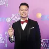 Eza Gionino Terima Penghargaan Aktor FTV Paling Ngetop