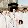 Fairuz A Rafiq Umrah Sekeluarga