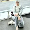 Inspirasi airport fashion-nya pun tak kalah mencuri perhatian