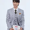 Potret Ganteng Onew SHINee di Preskon \&#039;Dice