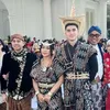 Verrell Bramasta Pakai Busana Adat NTT
