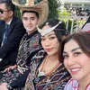 Verrell Bramasta Pakai Busana Adat NTT
