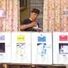 Potret Gaya Nyentik Kaka Slank Saat Nyoblos