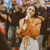 Potret Gaya Wika Salim Saat Sedang Manggung
