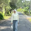 Yeni Inka Antar Anak Sekolah PAUD