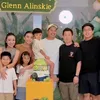 Glenn Alinskie dan keluarga