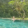 Gracia Indri berenang