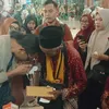 Gus Miftah Penuhi Janji Umrahkan Guru Ngaji