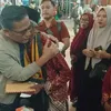 Gus Miftah Penuhi Janji Umrahkan Guru Ngaji