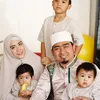 Ustaz Solmed dan April Jasmine